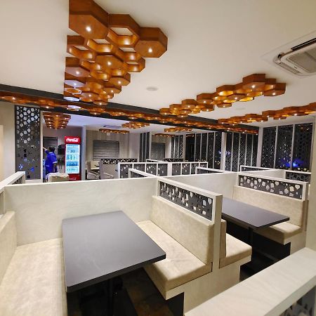 Hotel Thousand Pillars Варангал Экстерьер фото